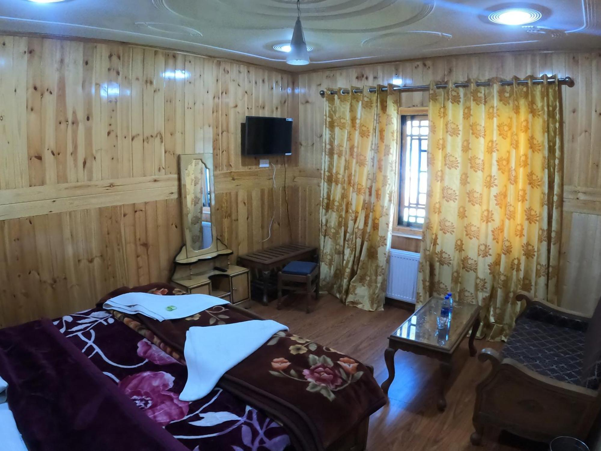 Hotel Barzman Sonāmarg Εξωτερικό φωτογραφία