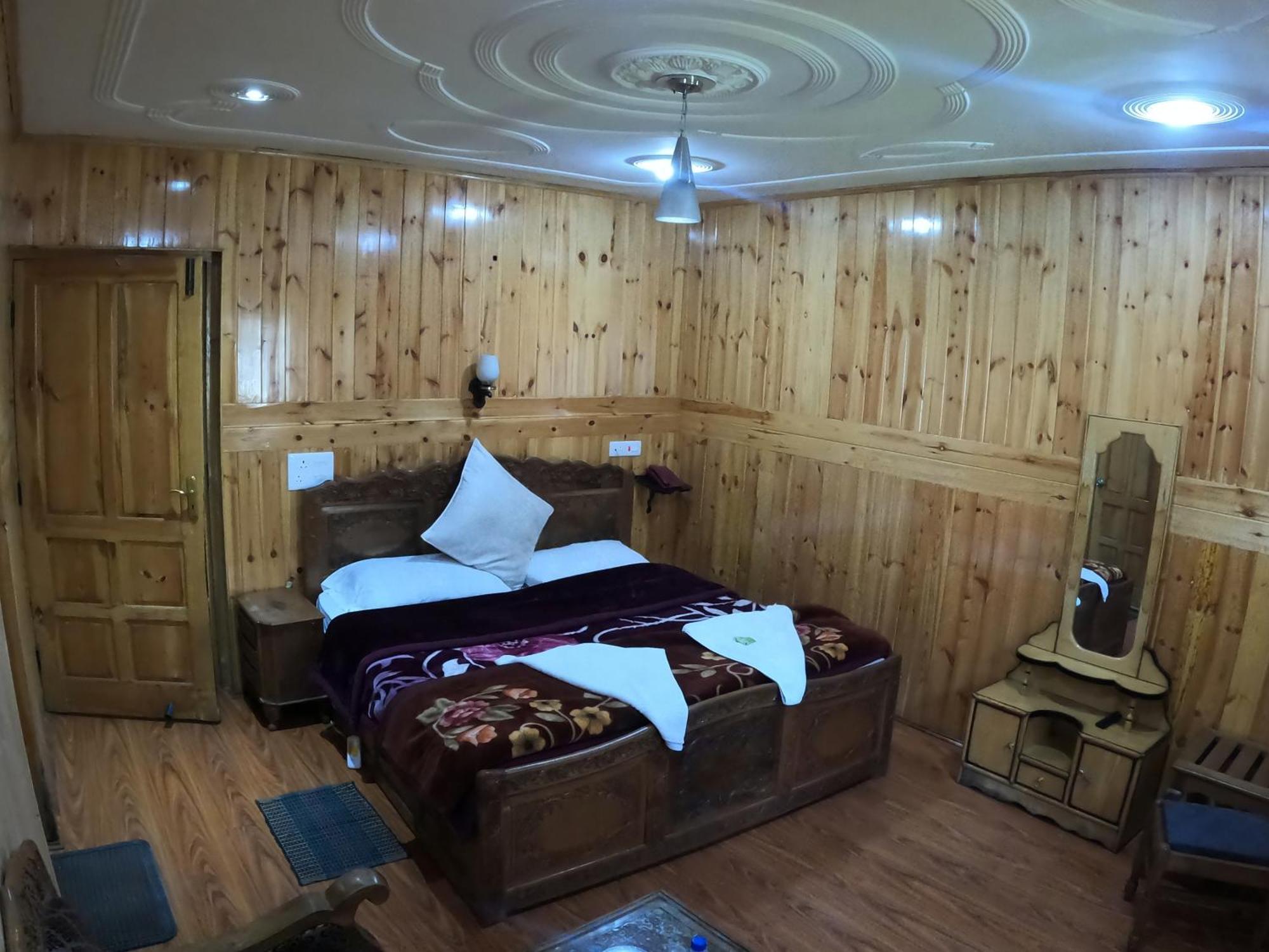 Hotel Barzman Sonāmarg Εξωτερικό φωτογραφία