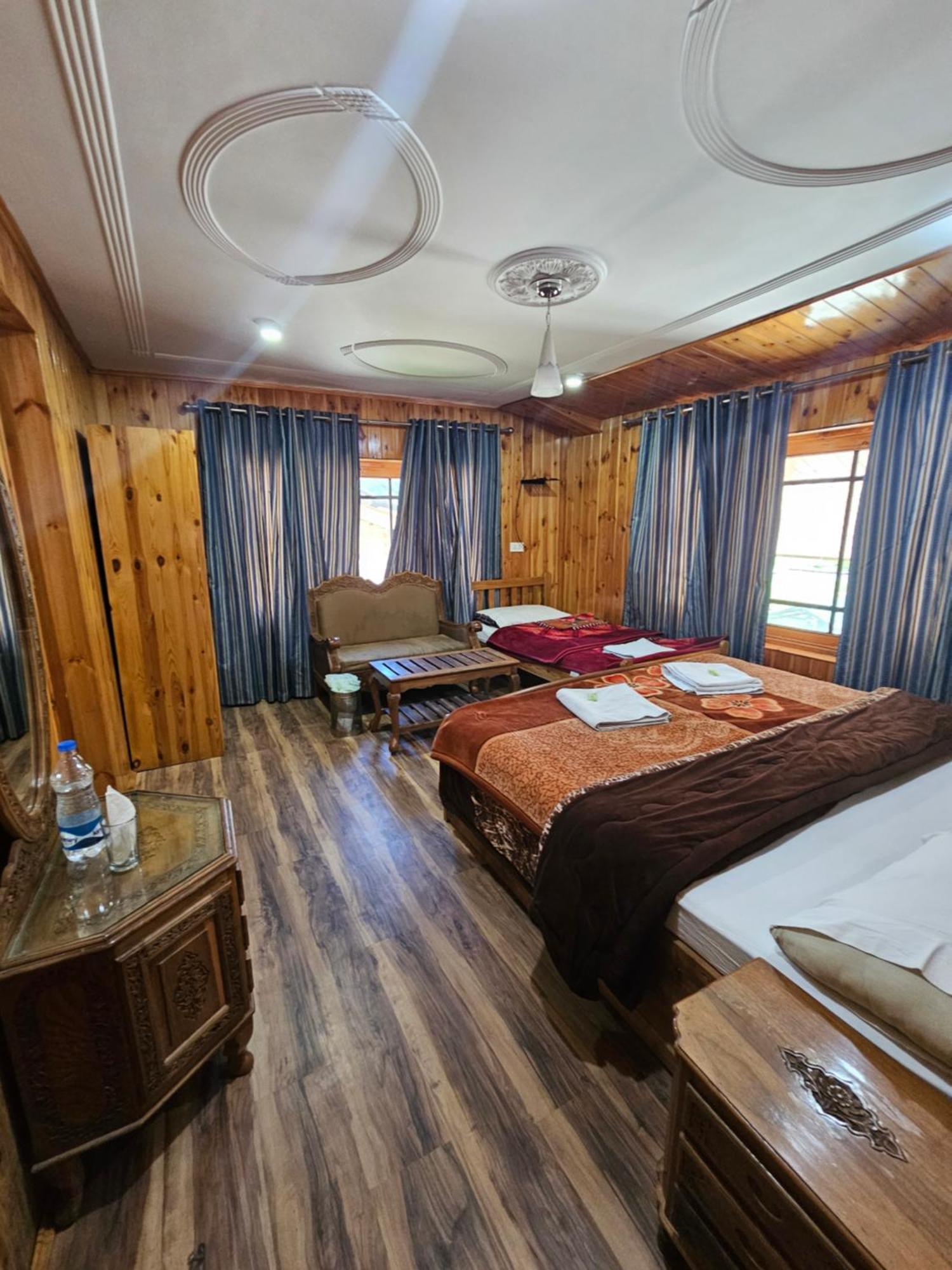 Hotel Barzman Sonāmarg Εξωτερικό φωτογραφία